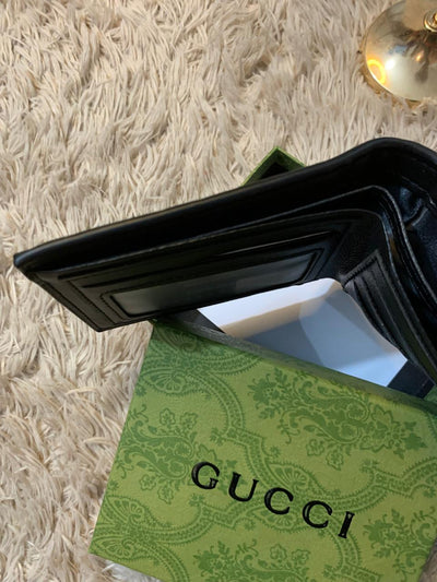 Gucci Signature Leather Band Wallet in classic black